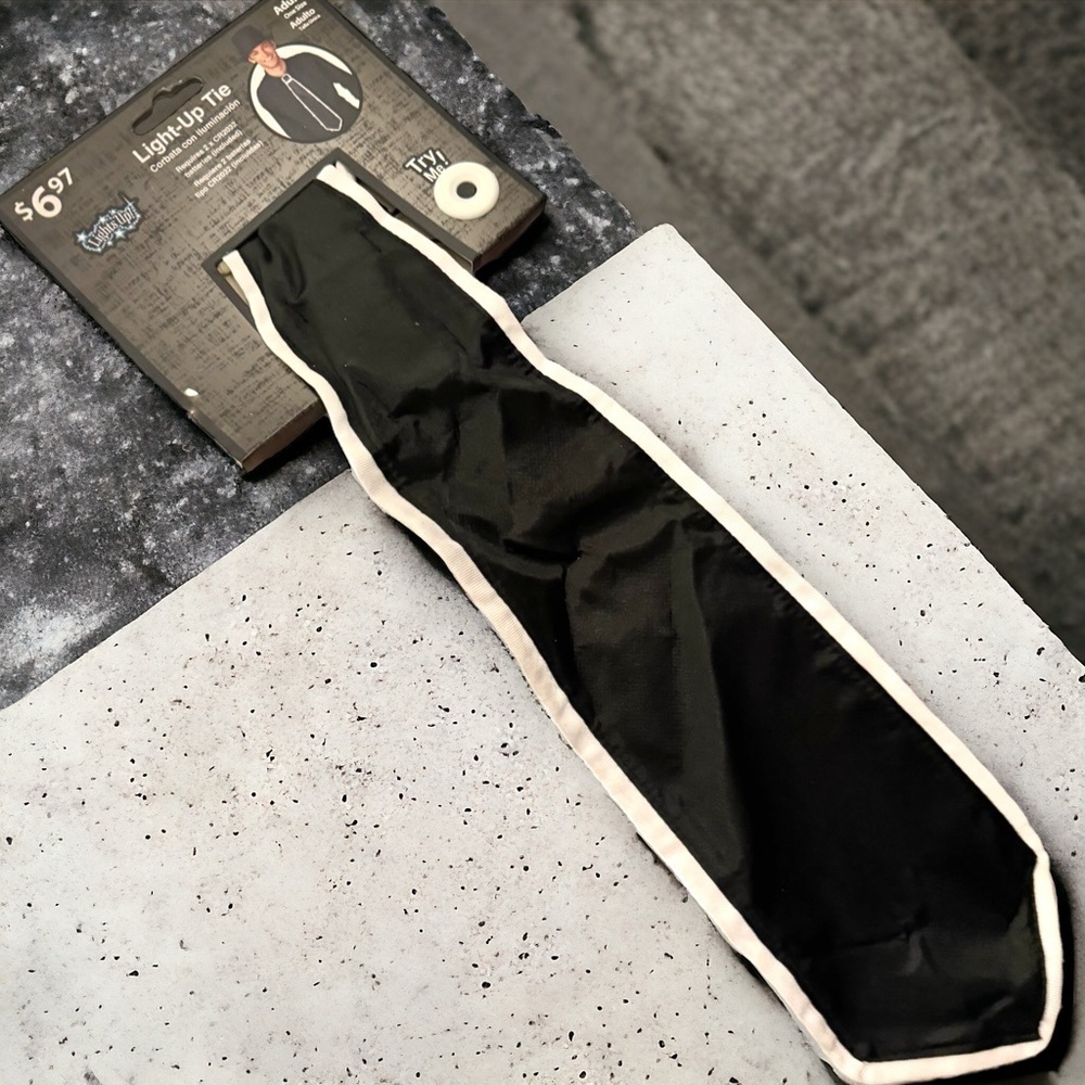 Brand New Light-Up Necktie – Make a Statement at Your Next Event! Costume - Picture 2 of 7
